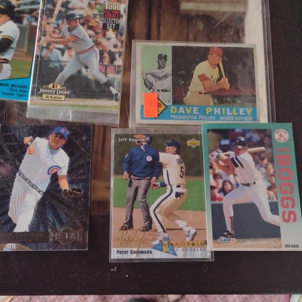 Assorted Baseball Trading Cards Collection - Picture 2 of 7